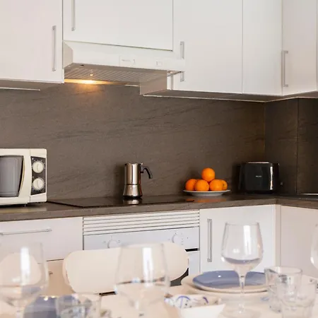 Unbeatable Location - 1 Step Away From Everything Apartment